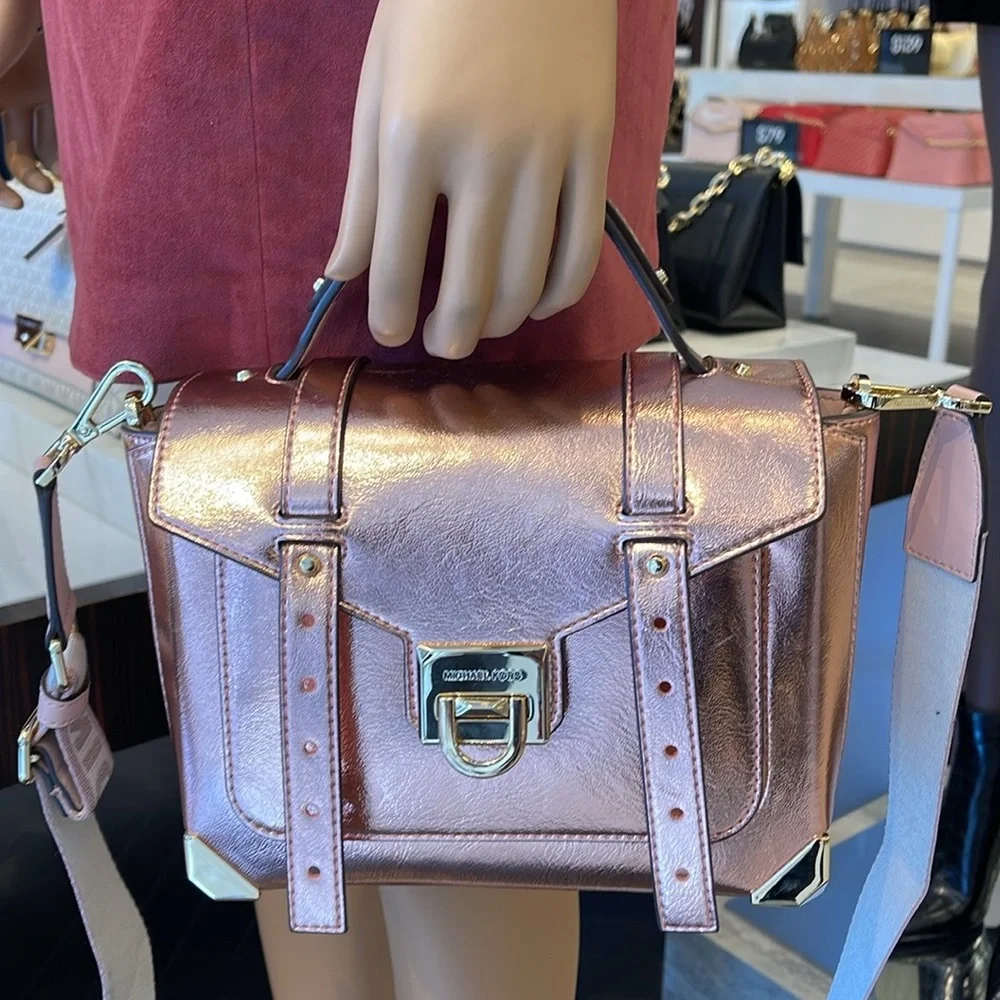 MICHAEL KORS
Manhattan Medium TH SCHOOL Crackled Metallic Leather SATCHEL
NWT - Picture 4 of 16